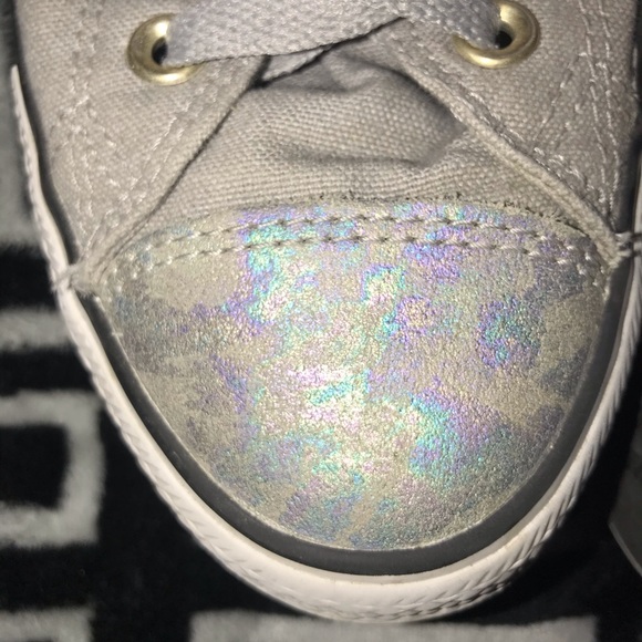 Converse shoes - Picture 2 of 3